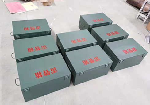 托克逊炸药箱和雷管箱一般是怎么存放的？