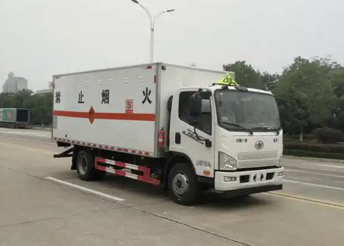 托克逊爆破器材运输车可以上高速吗?